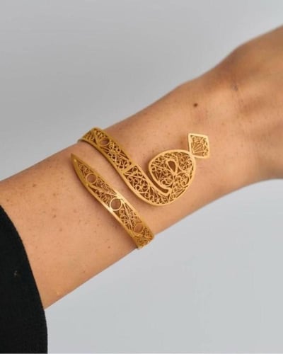 بكج مميز بتصميم الحرف