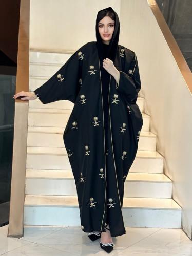 بشت نسائي لليوم الوطني سيفين ونخلة تطريز أسود