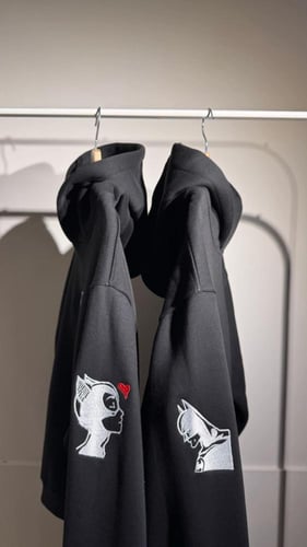 هودي باتمان مع بعض للمسه