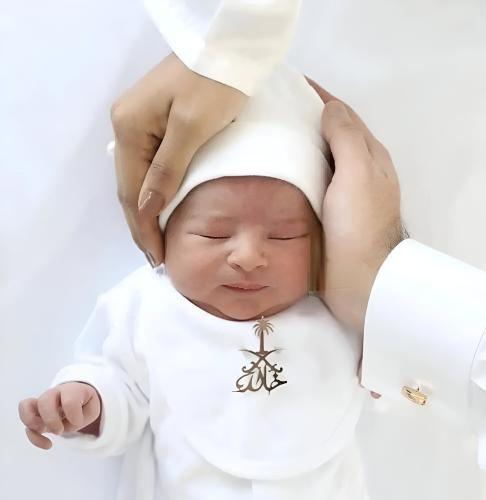 بروش وطني سيفين ونخله للأطفال بالاسم