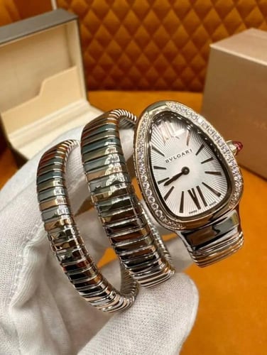 ساعه الثعبان رمز الأناقة