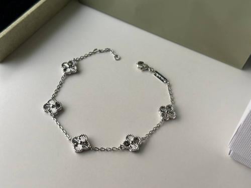 سوارة ڤان كليف ميني