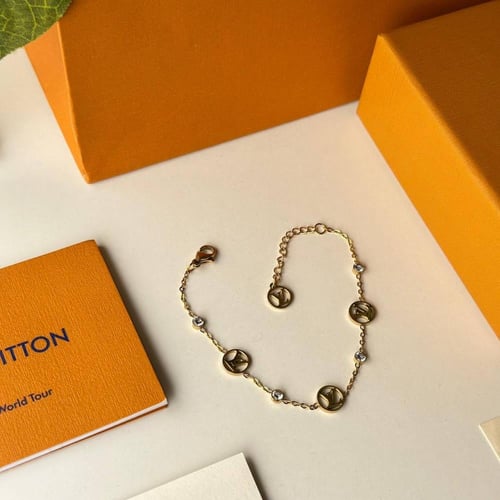 سوارة لويس فيتون