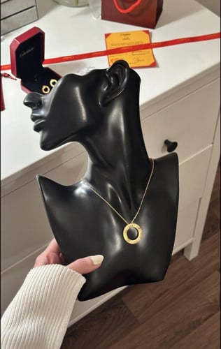 سلسال كارتير مع حلق