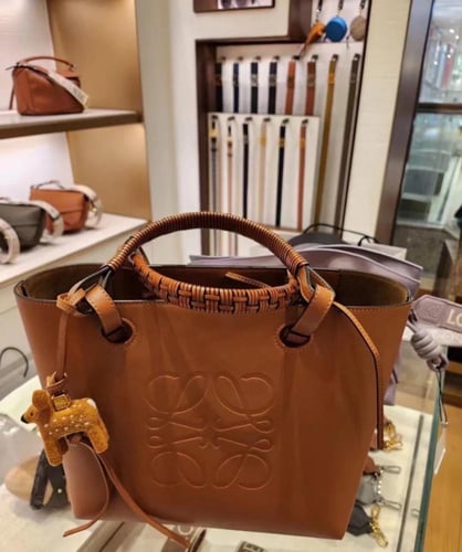 توت باق لويفي سادة جلد