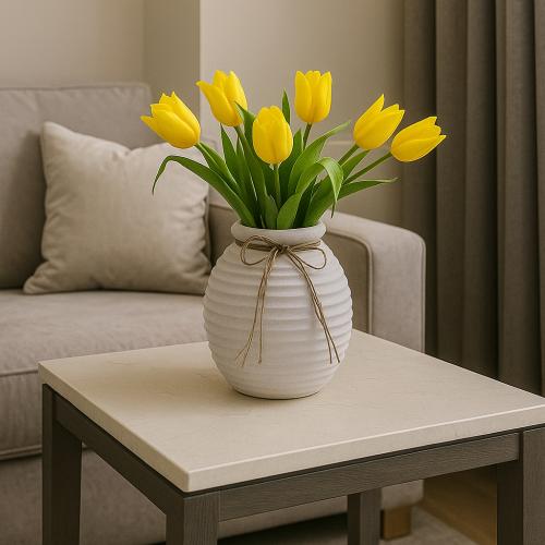 فازة ورد التوليب الأصفر الريفي