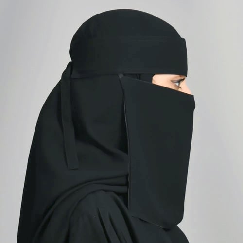 نقاب حرير قصير بمطاط واحد وربطة اغلاق