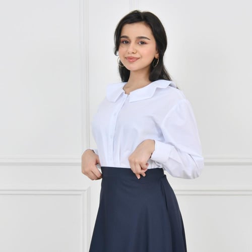 قميص ابيض بياقة