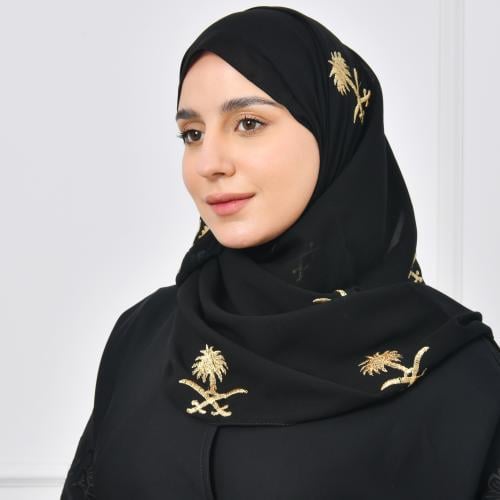 طرحه باللون الأسود مزينة بتطريز ذهبي شعار سيفين و...