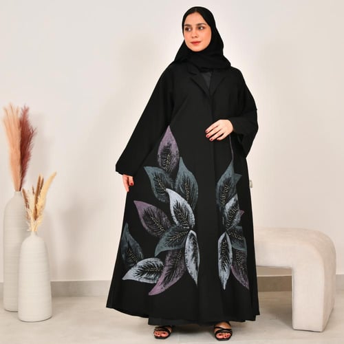 عباية لف سوداء كلوش بطبعات بارزة