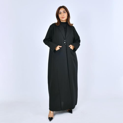 عباية سوداء بقصة بليزر مزودة بجيوب امامية ومزينة ب...