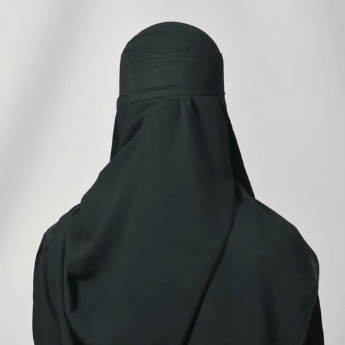 نقاب قصير بمطاطين وشريط لاصق