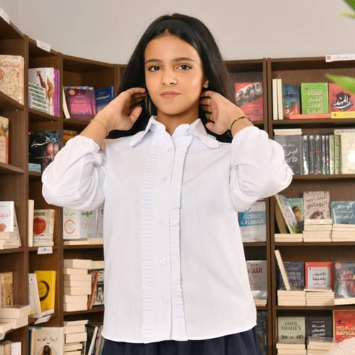 قميص بأكمام مزمومة بمطاط وكشكش على الياقة و حدود ا...