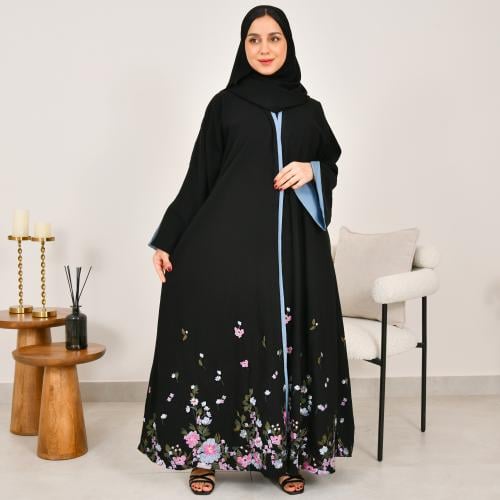 عباية انيقة ربع كلوش بكم واسع وتطريز اسفل العباية