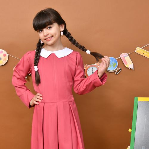 مريول نوران وردي : تصميم بسيط كلاسيكي بياقة بيضاء...