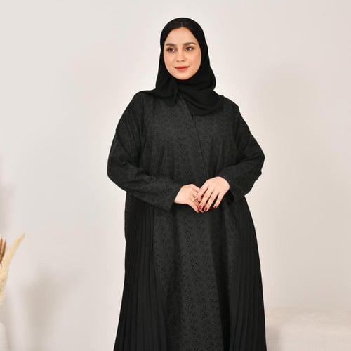 عباية لف ربع كلوش باللون الاسود بدمج قماشين