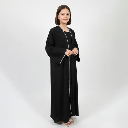 عباية سنا الصغيرة سوداء لف ربع كلوش - تطريز ابيض