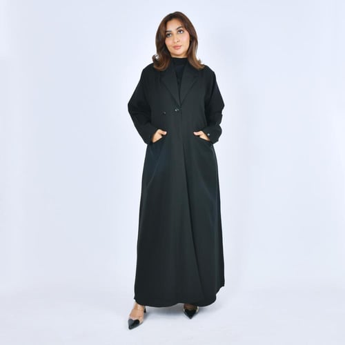 عباية سوداء بليزر مزودة بجيوب امامية