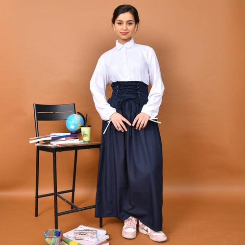 تنورة بكسرات واسعة بخصر كورسيه مزموم بربطة قابلة ل...