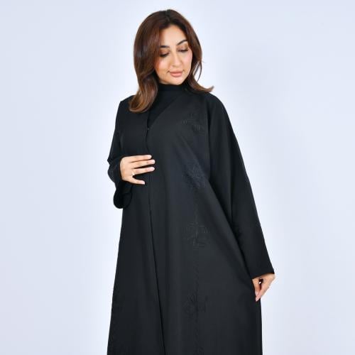 عباية سوداء يومية مغلقة بطقطق مزينة بتطريز