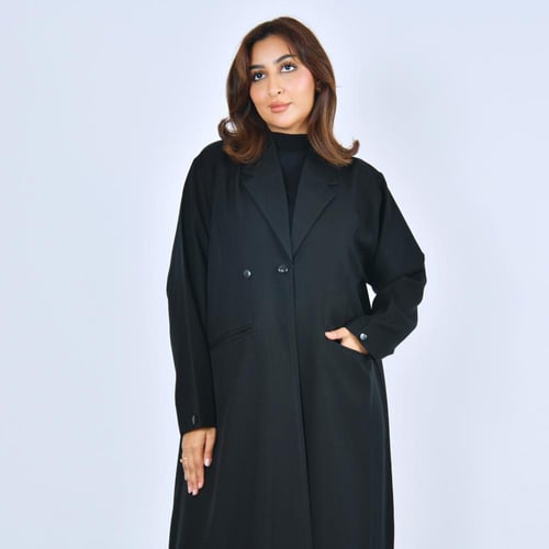 عباية سوداء بليزر مزودة بجيوب امامية