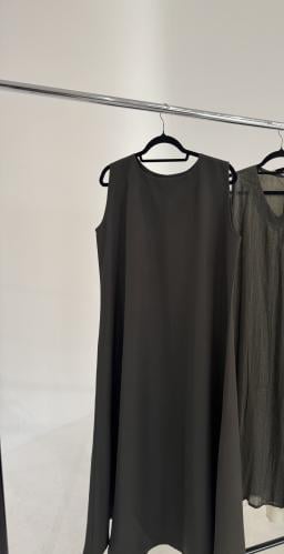Dress under the abaya