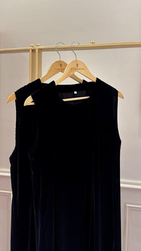 فستان داخلي مخمل أسود