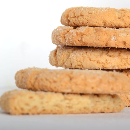 بسكويت الحليب بالجوز