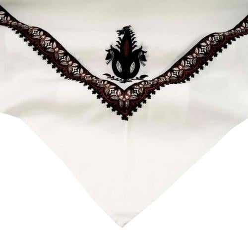 شال شتوي مطرز بروجيه