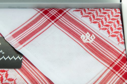 التاج | شماغ التاج الفضي من مصنع دسار الوطني