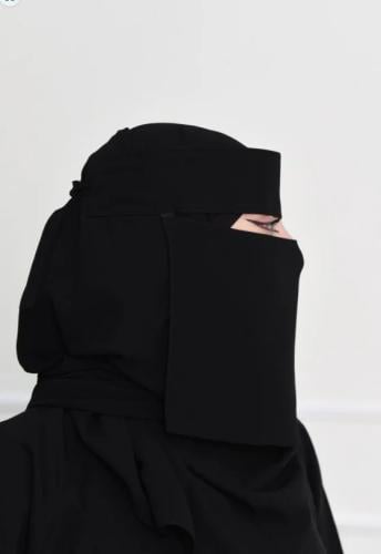 Short straight rubber face veil