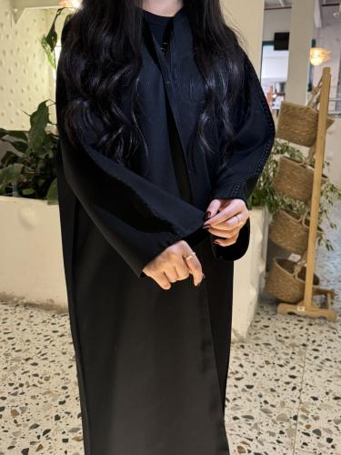 عباية دوام سادة بتدخيلة على الكم