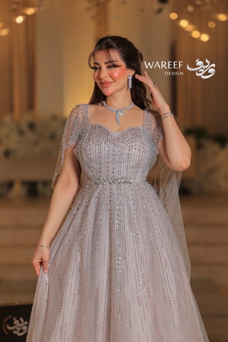 فستان سهره رمادي موف بجناح خلفي طويل