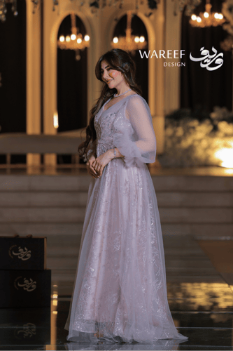 فستان سهرة لحمي طويل أوف شولدر أكمام شفافة مطرزة ب...