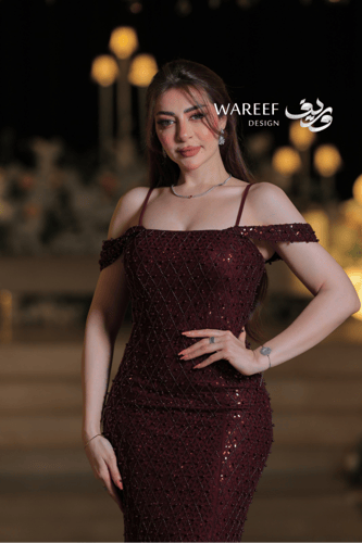 فستان سهرة عودي مطرّز بالكامل بالترتر الفاخر بقصة...