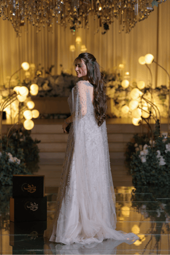 فستان سهرة شامبين مطرز مع كاب شفاف فاخر