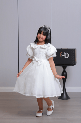 فستان بناتي بتطريز دانتيل وتنورة منفوشة