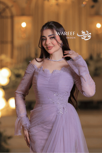 فستان سهرة لافندر بقصة أوف شولدر وتنورة تول منسدلة