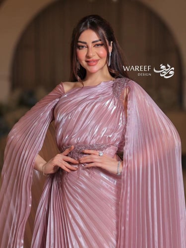 فستان سهره وردي مزين بالكسرات