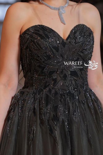 فستان سهره زيتي مزين بتطريز لامع