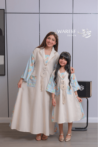 جلابية بناتي بنقوش ناعمة وتفاصيل يدوية