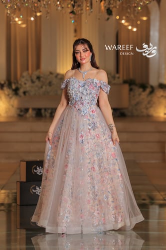 فستان سهره اوف شولدر بتطريز الورود