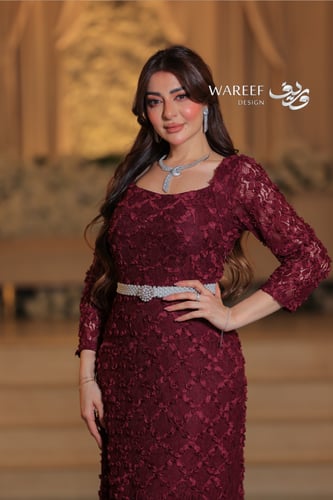 فستان احمر مزين بجزام لولو راقي