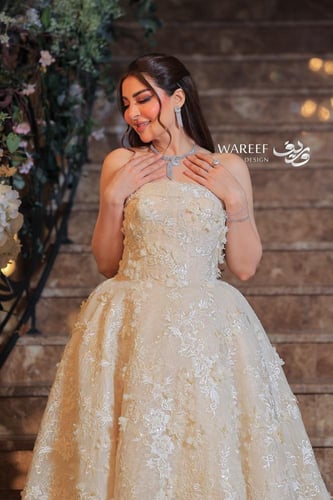 فستان ملكة أبيض فخم بتطريز يدوي راقي و تصميم A-Lin...