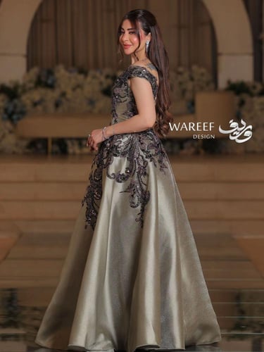 فستان سهره اوف شولدر باللون الزيتي