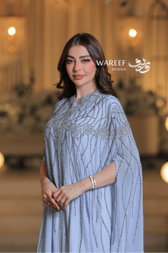 جلابية سهرة أنيقة باللون السماوي