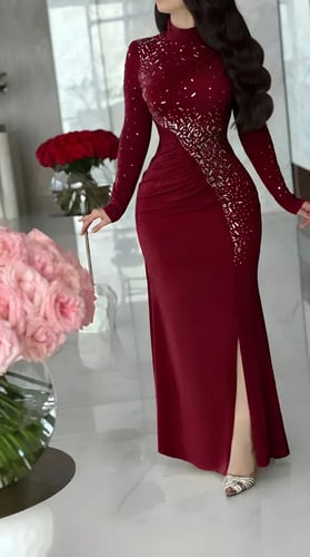 فستان ناعم شامبانيا لامع بتطريز كريستالي وتصميم در...