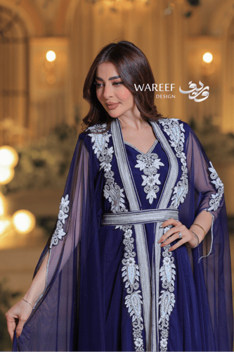 جلابية بلون كحلي بتطريز فضي فاخر