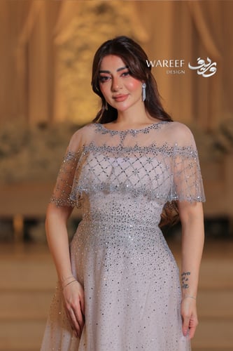 فستان بيج مزين بالتطريز الفخم