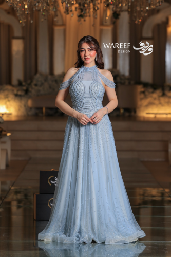 فستان ازرق سماوي ناعم بتطريز فصوص